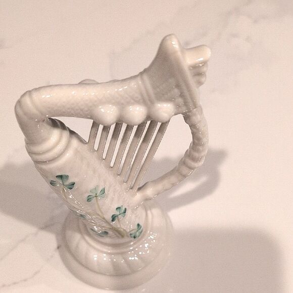 Vintage Belleek 6" Shamrock Harp 7th Gold/Brown Mark 1980-1992 - Picture 4 of 10